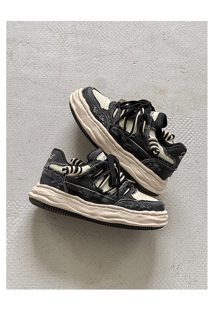 Thick soled fashionable versatile dissolving shoes black white sneakers