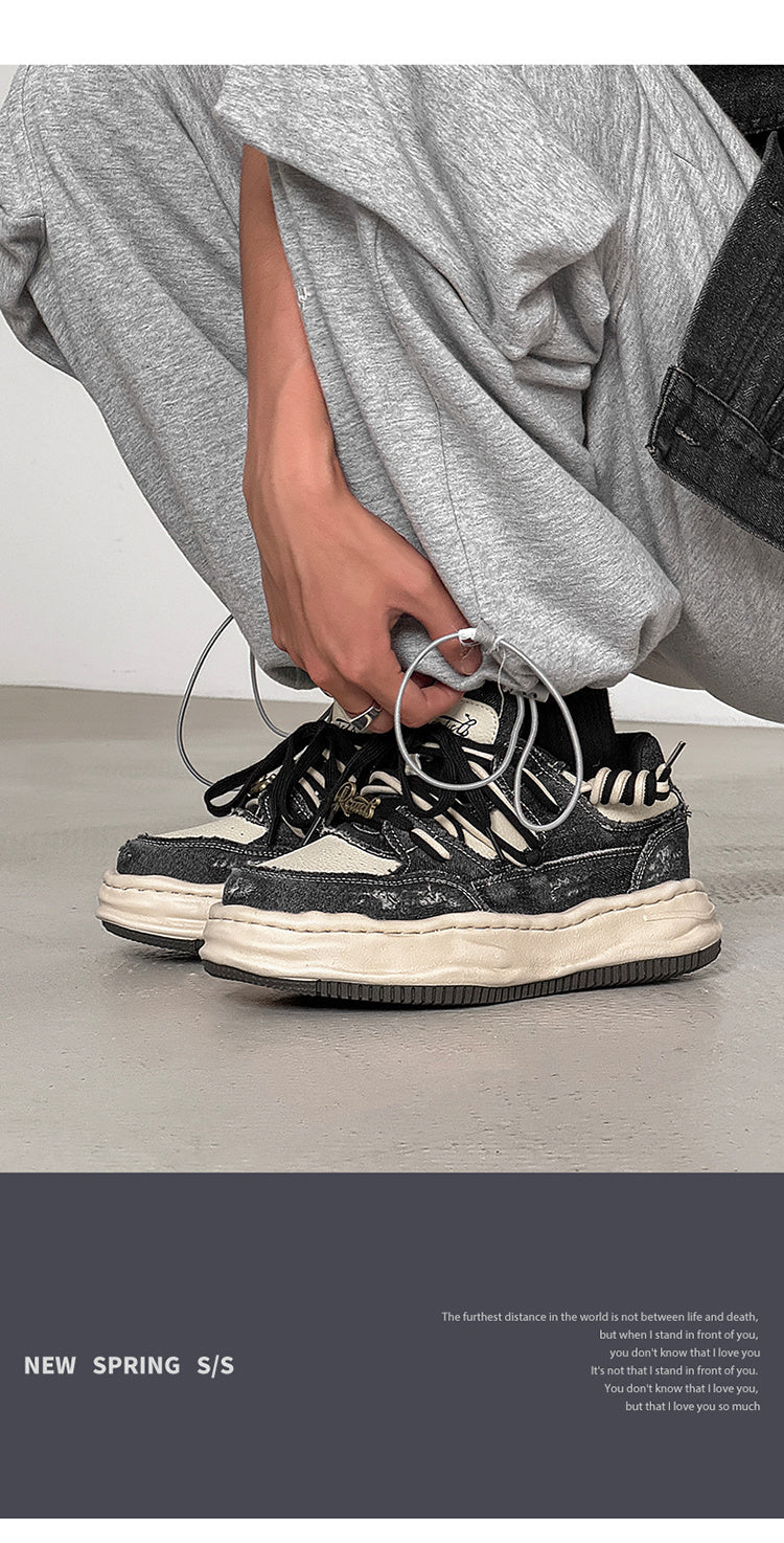Thick soled fashionable versatile dissolving shoes black white sneakers