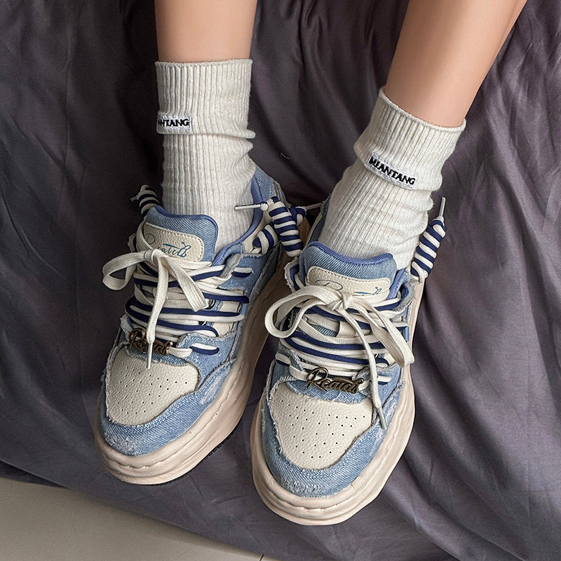 Thick soled fashionable versatile dissolving shoes black white sneakers
